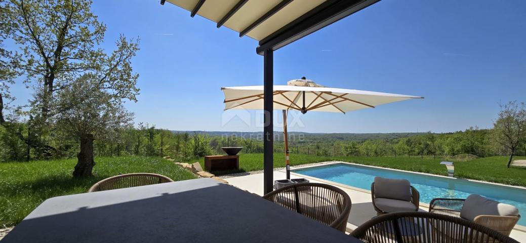 ISTRIA, MOTOVUN, SURROUNDINGS - Beautiful villa in front of a green zone with a panoramic view and c