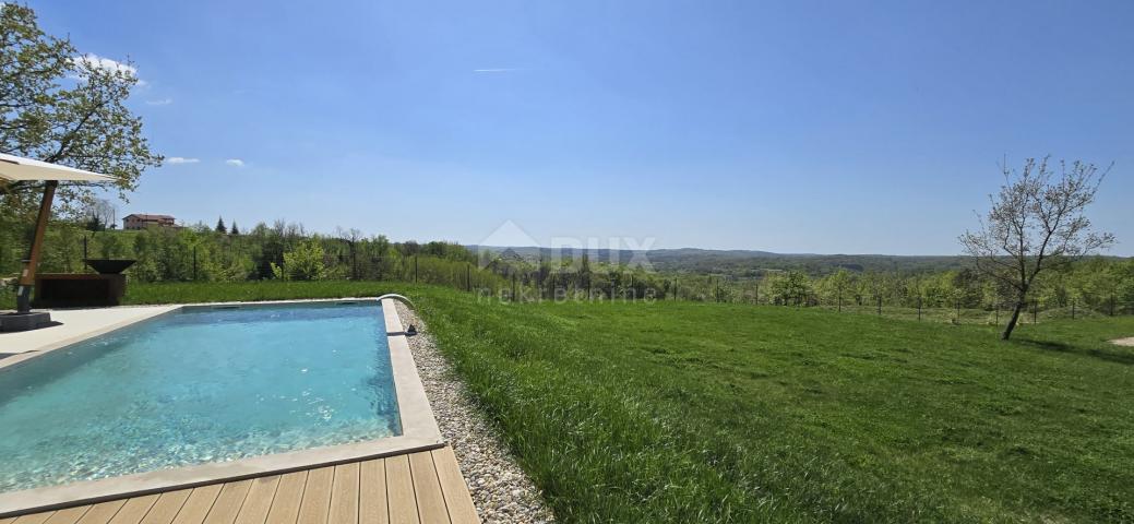 ISTRIA, MOTOVUN, SURROUNDINGS - Beautiful villa in front of a green zone with a panoramic view and c