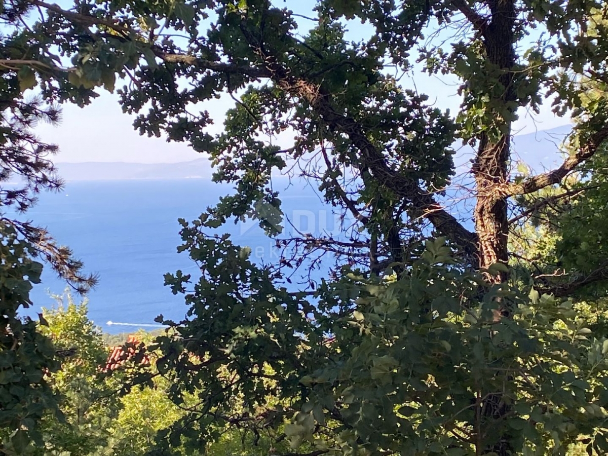 RIJEKA, KOSTRENA - Baugrundstück 1.030 m2 mit Meerblick für ein Wohnhaus - Wohnungen / Apartments / 