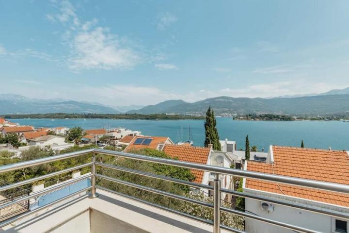 Two-bedroom apartment with sea view, 64 m2, Obala Đurašević