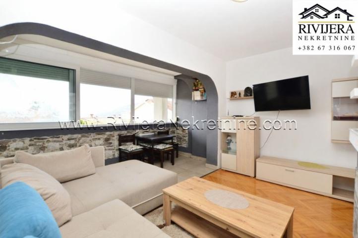 Two-bedroom apartment in Herceg Novi Karaca