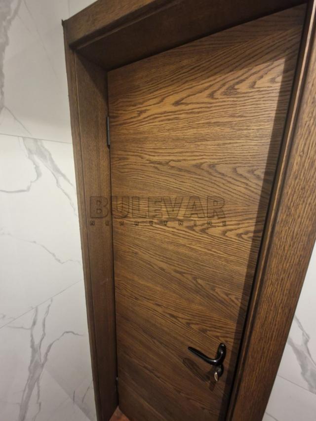 LUX trosobni stan 78 m2, centar