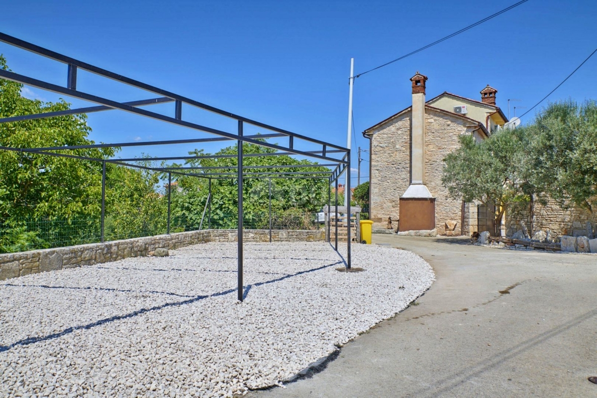 ISTRIA, MARČANA - Two stone houses with a swimming pool