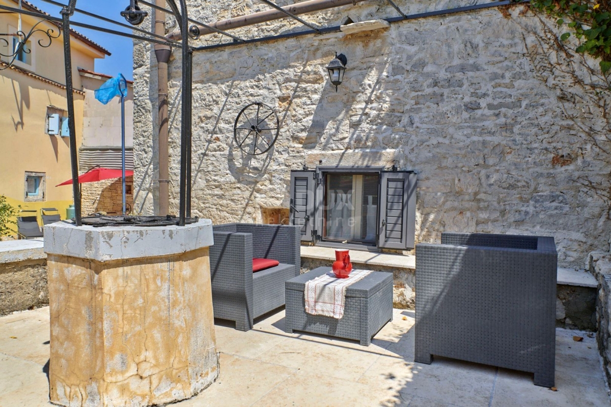 ISTRIA, MARČANA - Two stone houses with a swimming pool