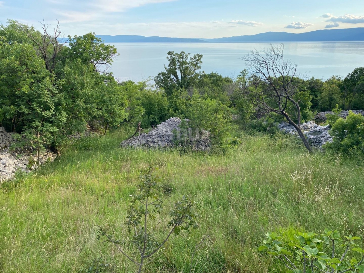 RIJEKA, KOSTRENA - land 2,106 m2 with sea view - only 230 meters from the sea! OPPORTUNITY!