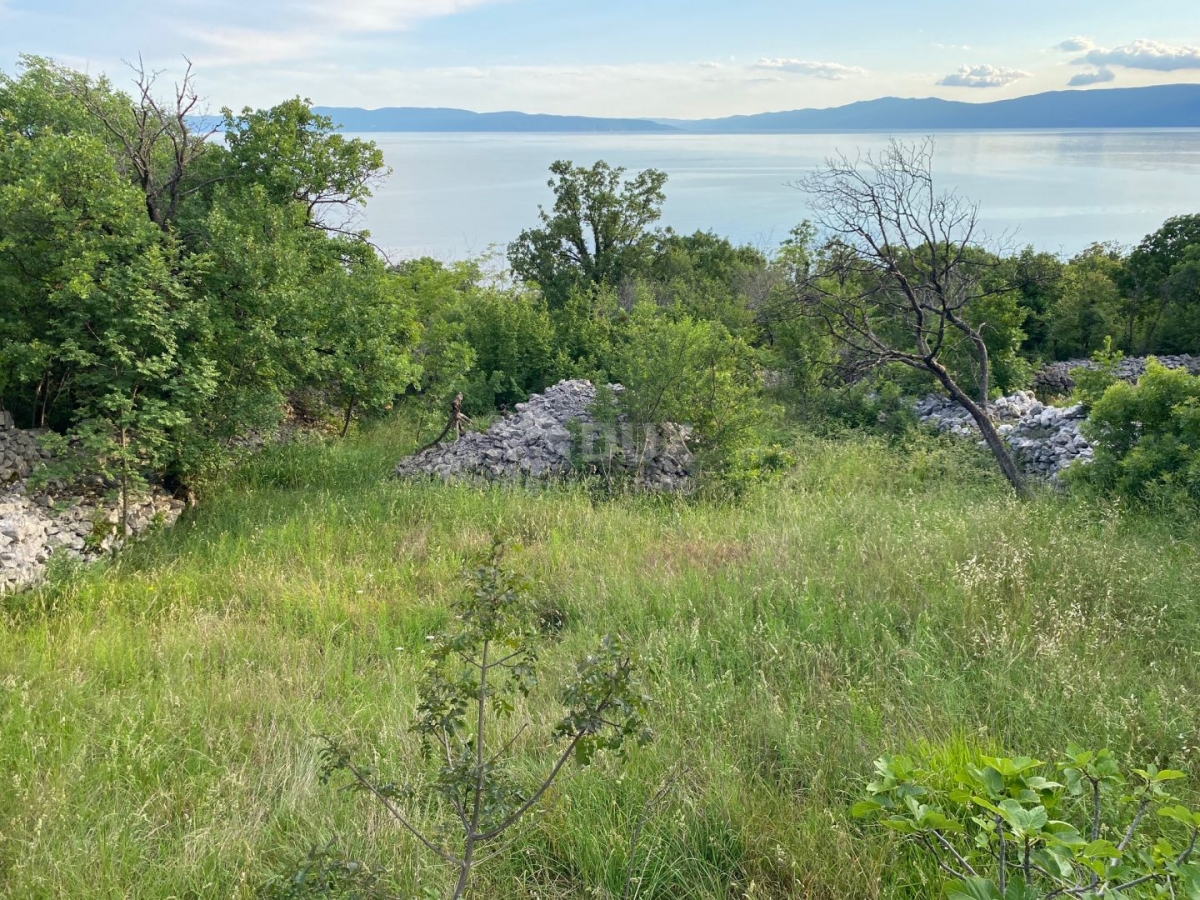 RIJEKA, KOSTRENA - land 1,211 m2 with sea view - only 160 meters from the sea! OPPORTUNITY!