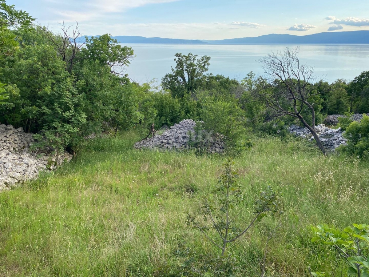 RIJEKA, KOSTRENA - land 1,211 m2 with sea view - only 160 meters from the sea! OPPORTUNITY!