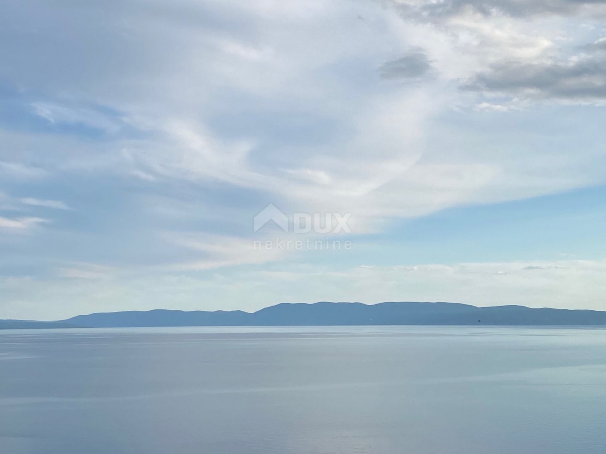 RIJEKA, KOSTRENA – Grundstück 1.211 m2 mit Meerblick – nur 160 Meter vom Meer entfernt! GELEGENHEIT!