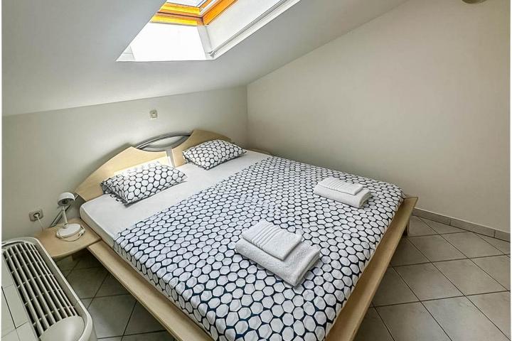 PRILIKA! Istra, Novigrad okolica, kuća sa 6 apartmana na 400m od mora!