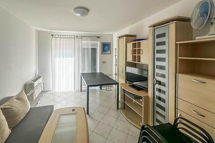 PRILIKA! Istra, Novigrad okolica, kuća sa 6 apartmana na 400m od mora!