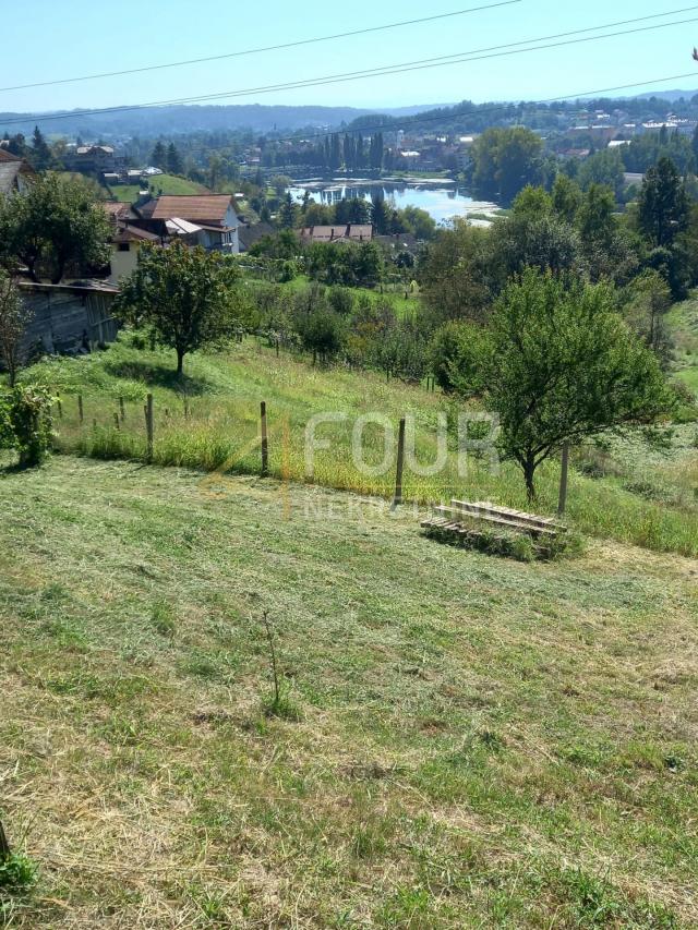 Duga Resa, građevinsko zemljište s pogledom na Mrežnicu