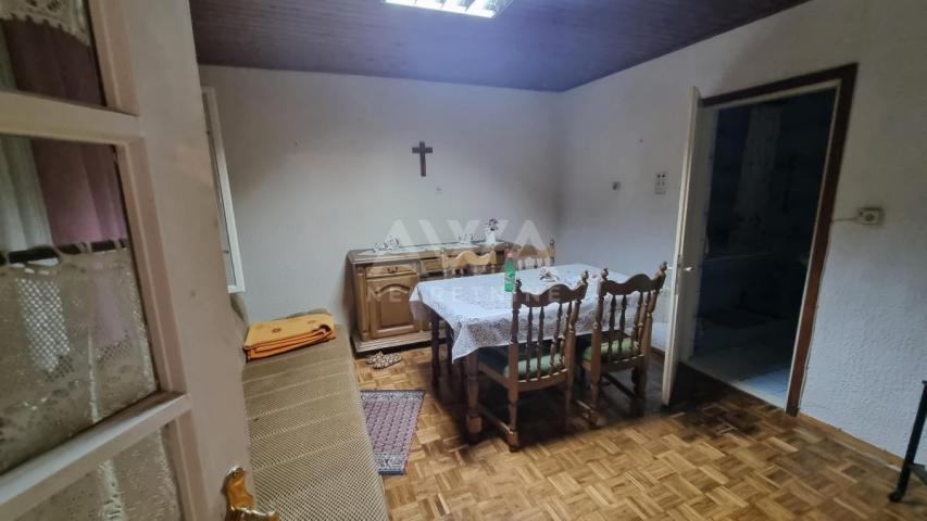 Sonta. Očuvana, nameštena 121m2 kuća, plac 7. 5ar