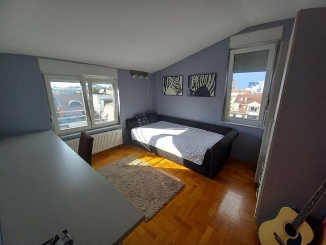 IZUZETAN PENTHOUSE NA TOP LOKACIJI!