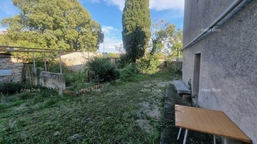 House Istrian house for sale for renovation, Krnica