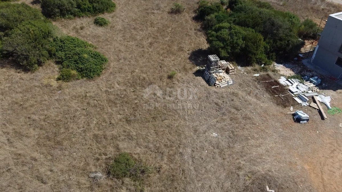 ISTRA, BANJOLE - Građevinski teren za stanove ili vilu za odmor!