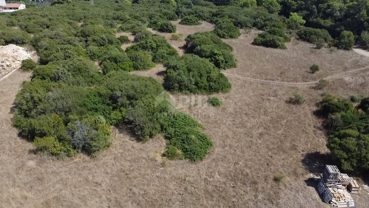 ISTRA, BANJOLE - Građevinski teren za stanove ili vilu za odmor!