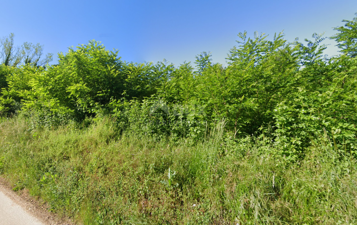 ISTRIEN, OPRTALJ – Das letzte Baugrundstück in der Bauzone