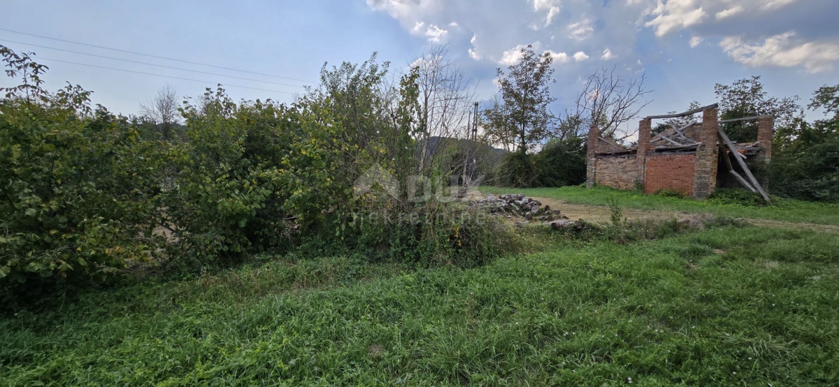 ISTRIA, CEROVLJE - Land with a ruined building