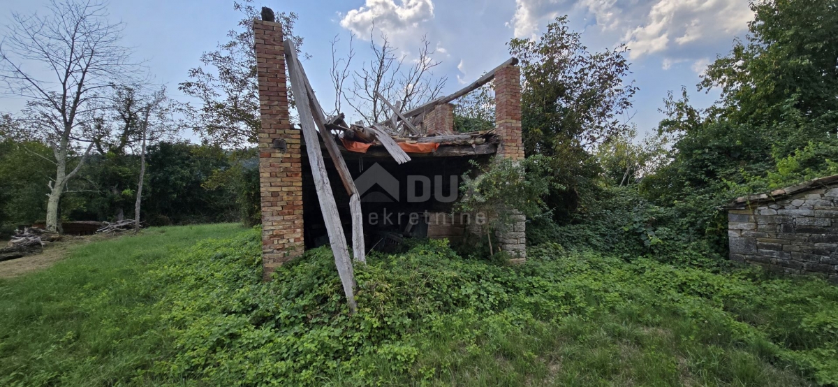 ISTRIA, CEROVLJE - Land with a ruined building