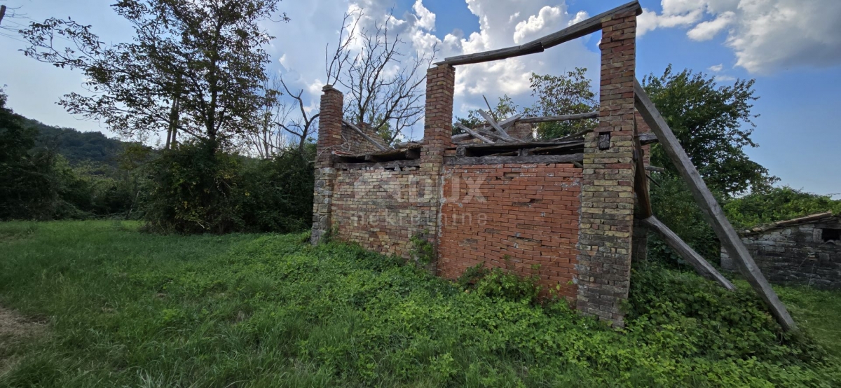 ISTRIA, CEROVLJE - Land with a ruined building