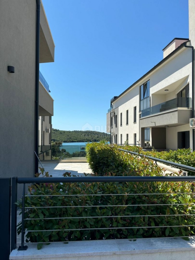 ISTRIA, MEDULIN - Luxury apartment first row to the sea with terrace and pool!