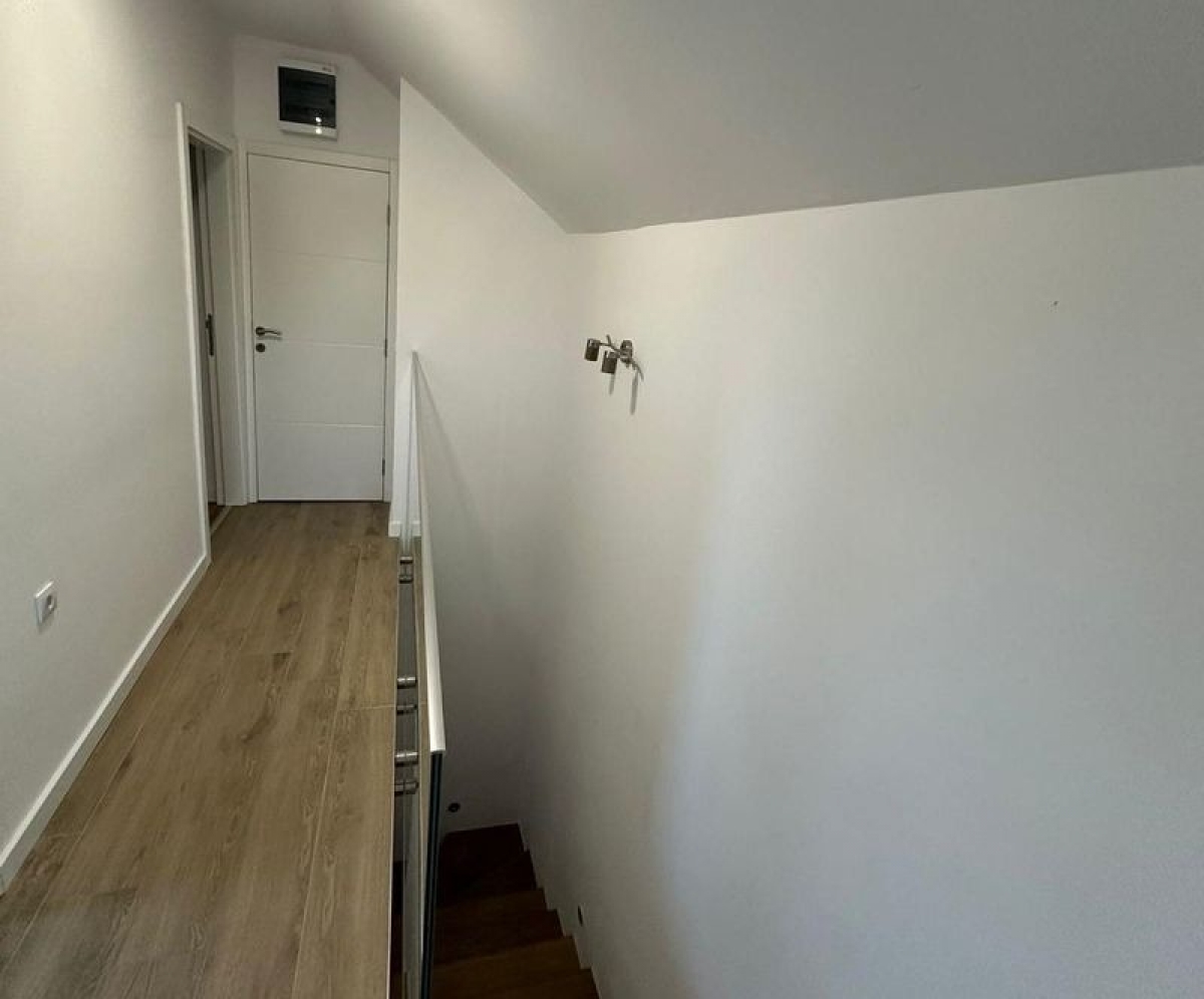 Fenomenalan trosoban duplex na TOP loakciji! 79m2