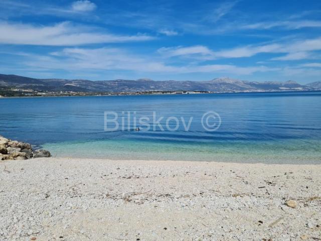 Trogir, stan u blizini plaže, panoramski pogled, prodaja