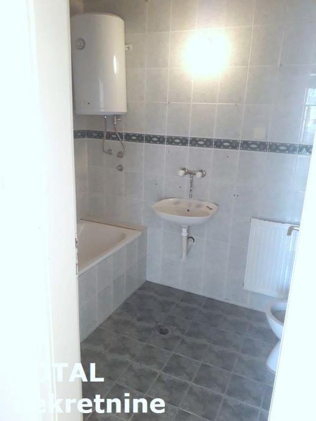 4 Četvorosoban stan NOVI SAD, 154500€