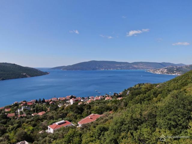 Prodaja zemljišta za kompleks vila - sa pogledom na more i Porto Novi