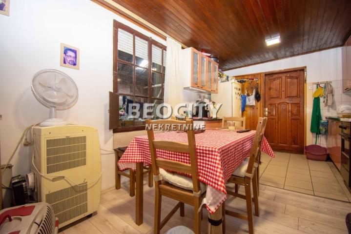 Stari grad, Studentski trg, Studenski trg, 2. 5, 51m2, 215000EUR