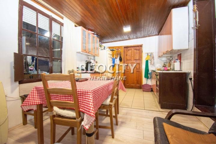 Stari grad, Studentski trg, Studenski trg, 2. 5, 51m2, 215000EUR