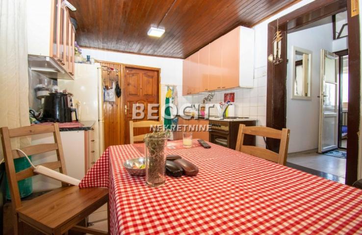 Stari grad, Studentski trg, Studenski trg, 2. 5, 51m2, 215000EUR