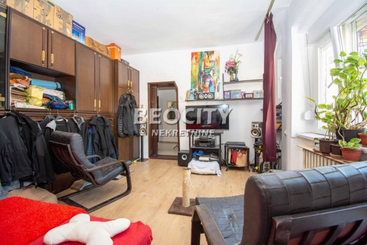 Stari grad, Studentski trg, Studenski trg, 2. 5, 51m2, 215000EUR