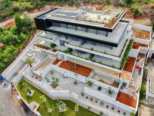 OPATIJA, CENTER - 217m2 of luxury with its own pool in a new building above the center of Opatija, v