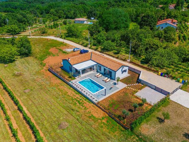 ISTRIEN, LABIN - Haus mit Pool in einer ruhigen Gegend