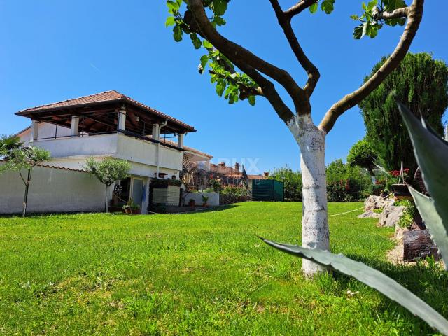 OPATIJA, POBRI – gepflegte Villa von 542 m2 mit großem Potenzial mit Meerblick und Garten von 1200 m