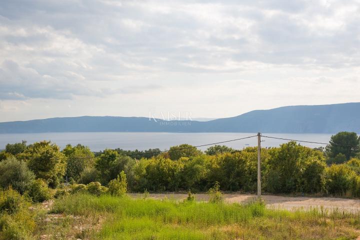 Linardići, otok Krk- vila 410m2 s bazenom i pogledom na more