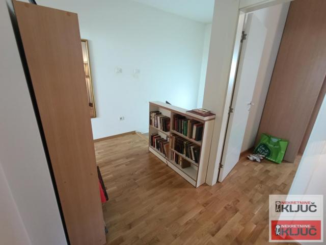 PETROVARADIN, 84m2, Troiposoban-Duplex, Namešten