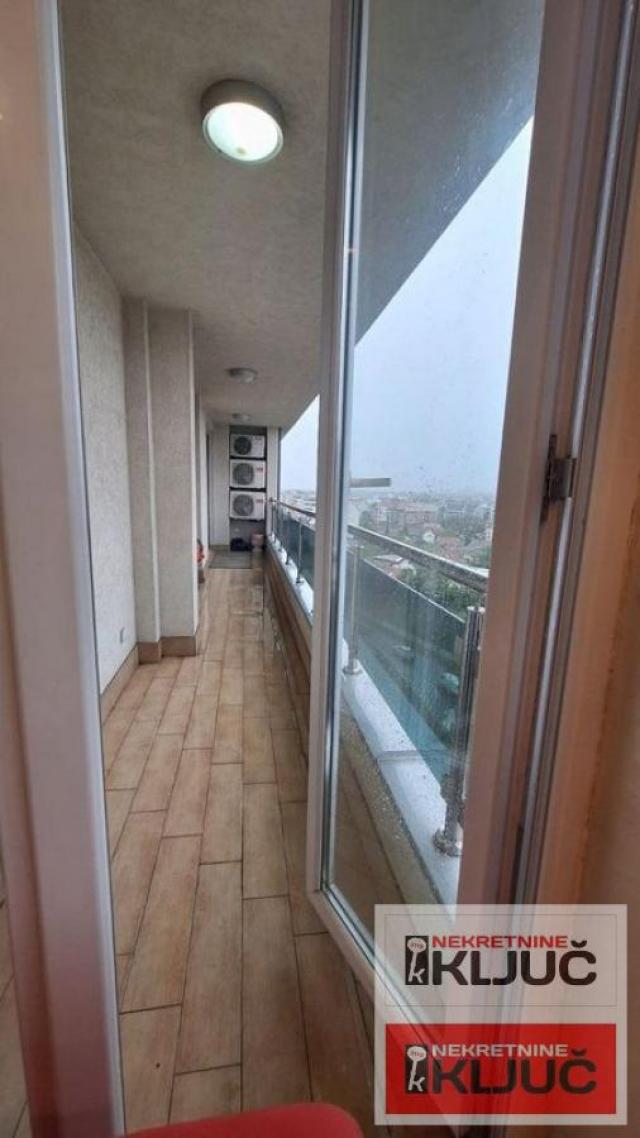 BULEVAR EVROPE, 108m2, Penthouse, Lux sa 2 Garažna mesta