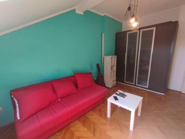 Zemun-centar, Vrtlarska, 48 m2