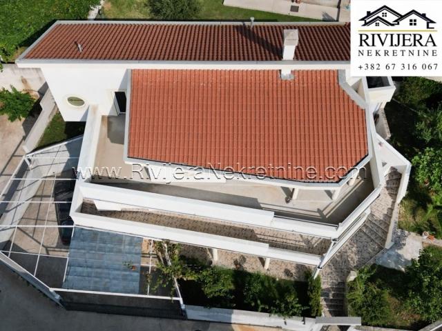 Three-story house with sea view Baosic Herceg Novi