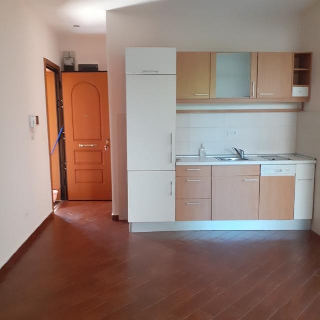 CUKARICA BANOVO BRDO 360m2 , 3500e