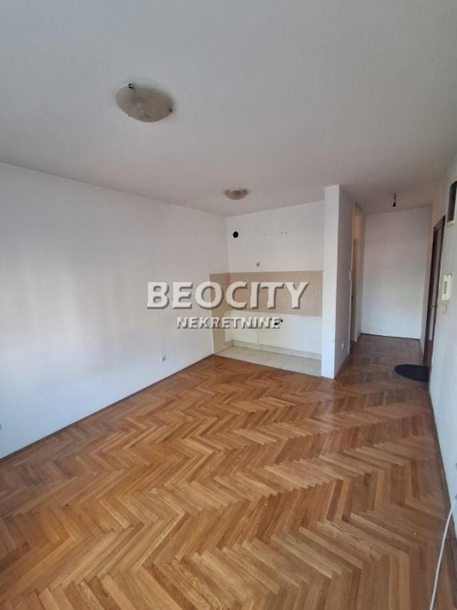 Novi Sad, Liman 4, Bulevar Cara Lazara , 0. 5, 20m2, 65000EUR