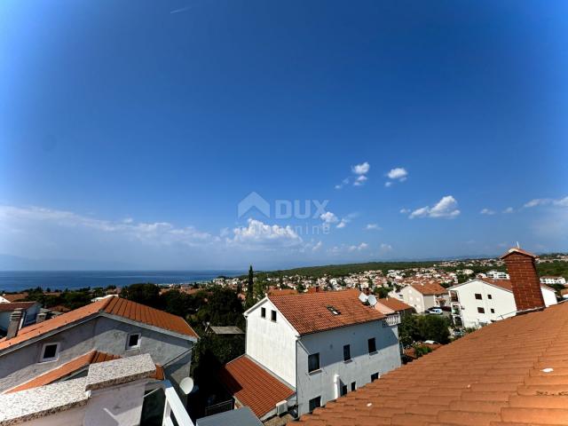 OTOK KRK, MALINSKA - prostrana kuća s tri stana 600m od mora