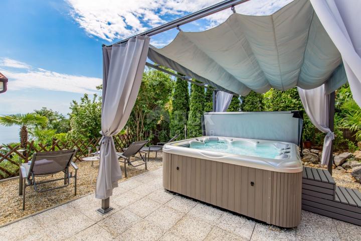 OPATIJA - Penthouse 222m2 in a fantastic location for rent