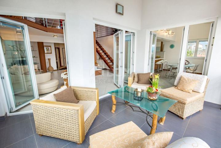 OPATIJA - Penthouse 222m2 in a fantastic location for rent