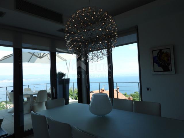 OPATIJA, LOVRAN – luxuriöse Villa mit wunderschönem Blick auf das Meer, einem Swimmingpool und einer