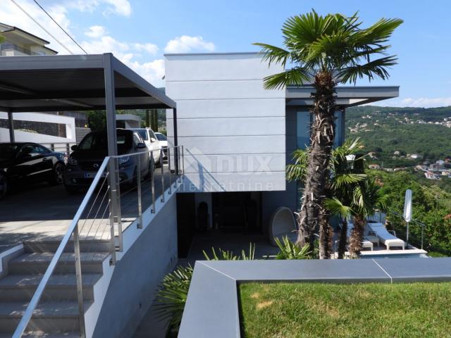 OPATIJA, LOVRAN – luxuriöse Villa mit wunderschönem Blick auf das Meer, einem Swimmingpool und einer