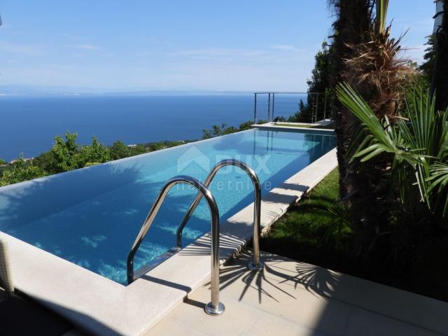 OPATIJA, LOVRAN – luxuriöse Villa mit wunderschönem Blick auf das Meer, einem Swimmingpool und einer