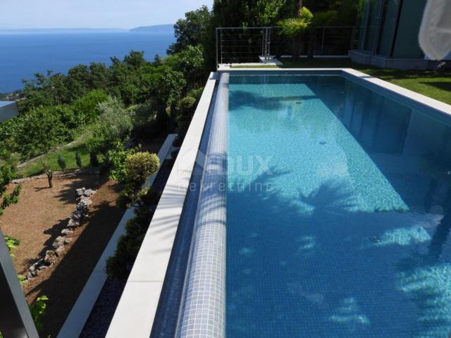 OPATIJA, LOVRAN – luxuriöse Villa mit wunderschönem Blick auf das Meer, einem Swimmingpool und einer